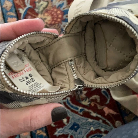 COPY - Burberry diaper bag - Picture 3 of 14